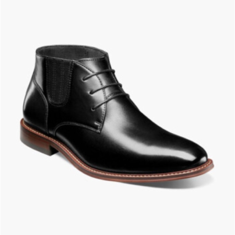 Stacy Adam’s MAXWELL 
Plain Toe Chukka Boots
